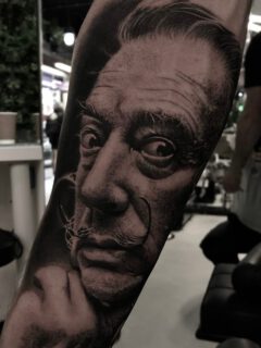 • S a l v a d o r  D a l í •

artist | @ivansacaratattoo 

BOOK VIA l www.styng.com/kitsonistudio
- link in bio or DM / Comment ‚𝗜𝗩𝗔𝗡‘

𝙌𝙪𝙚𝙨𝙩𝙞𝙤𝙣? 📧
hello@kitsonistudio.de
______
#kitsonistudio #realismtattoo #blackandgreytattoo #finelinetattoo #realistictattoo #tattoorealism #tattooartist #tattoostyle #inked #inktattoo #tattoocollector #salvadordali #dali #surrealism #surrealismtattoo #arttattoo #daliart #surrealisttattoo #arthistory #tattooartwork #timelessart